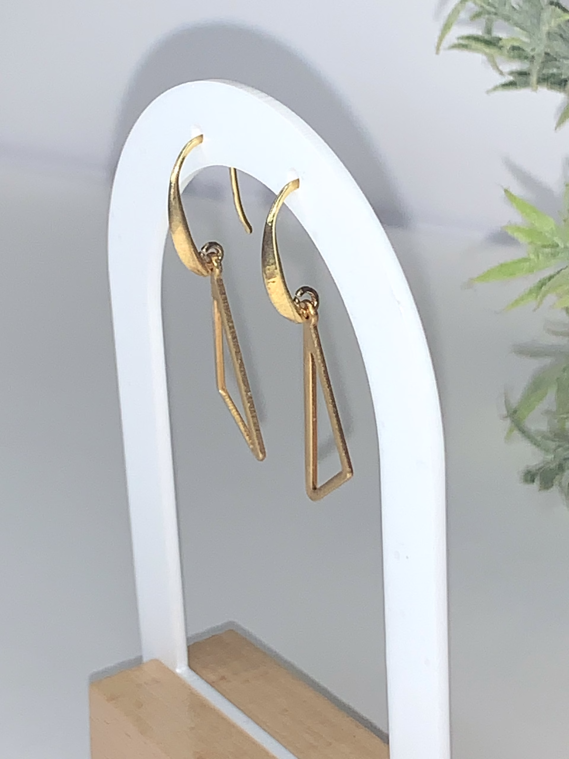 Scalene triangle design drop earrings - immagine 5