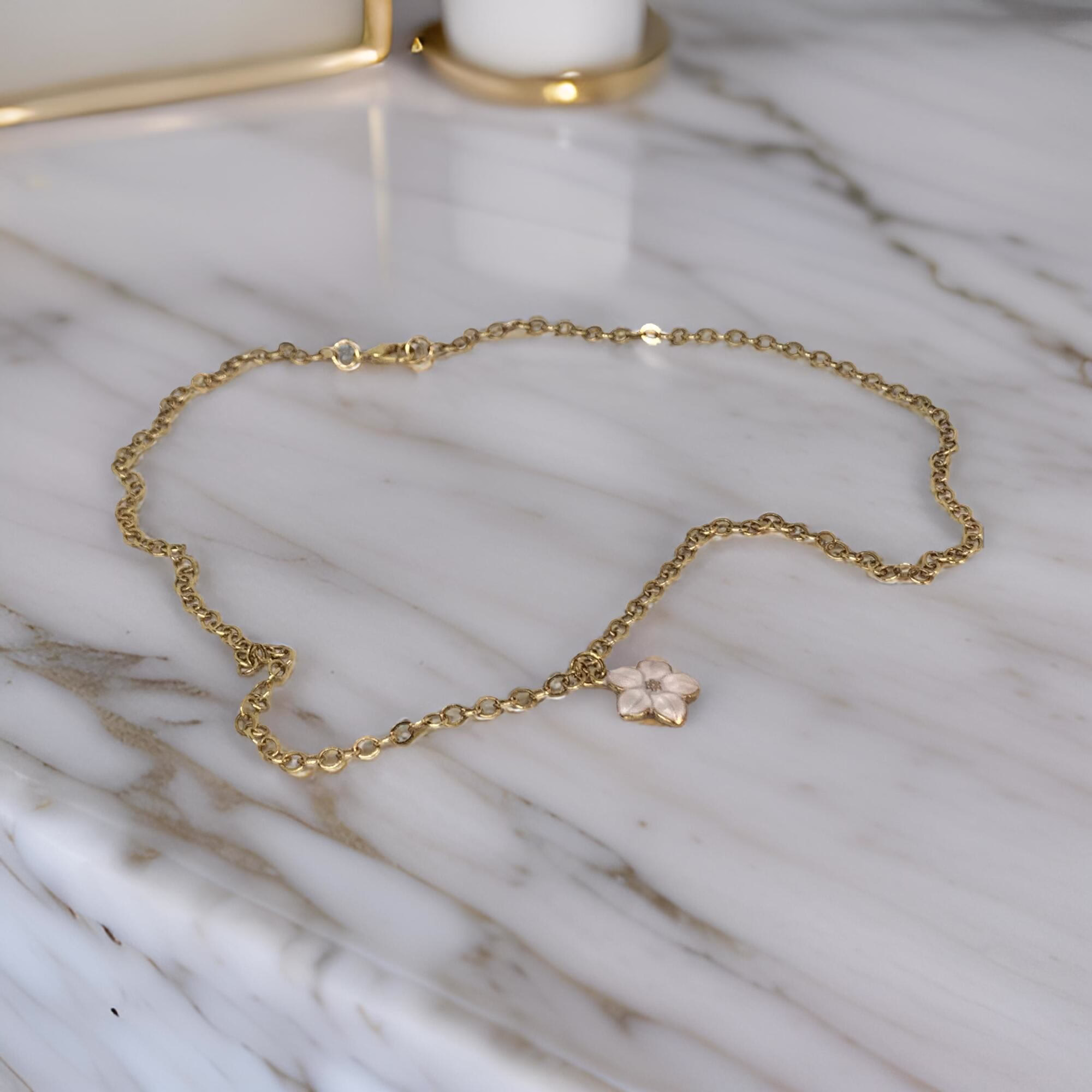 Mother of Pearl Flower Earrings and Necklace Set - immagine 6