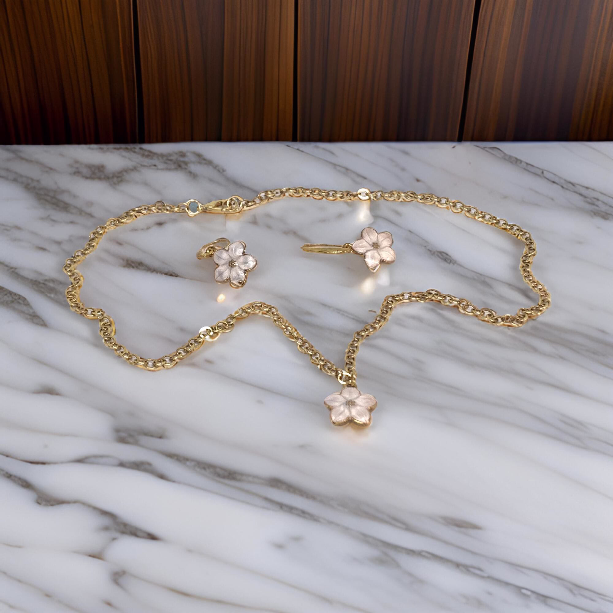 Mother of Pearl Flower Earrings and Necklace Set - immagine 7