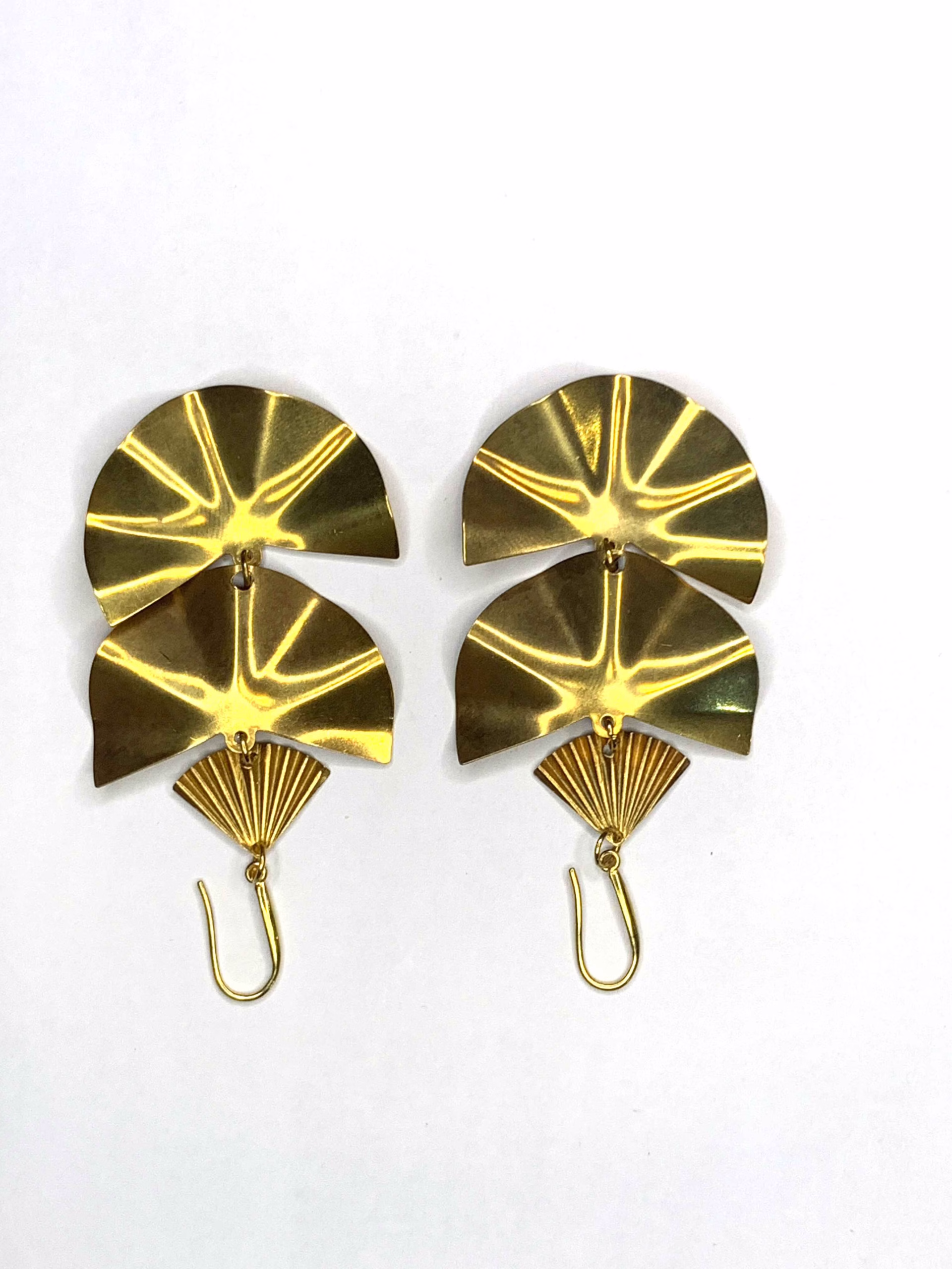Crescent Moon and Fan Pendant Earrings - immagine 6